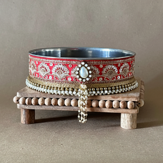 Karwachauth Channi in Red Drop Shape Flower