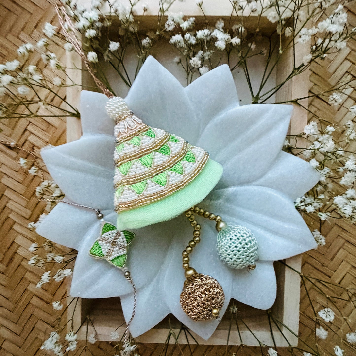 Pearl Cone Green Beaded Bhaiya Bhabhi Rakhi Set
