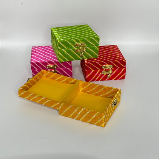 Small gift box in vibrant lehriya patterns